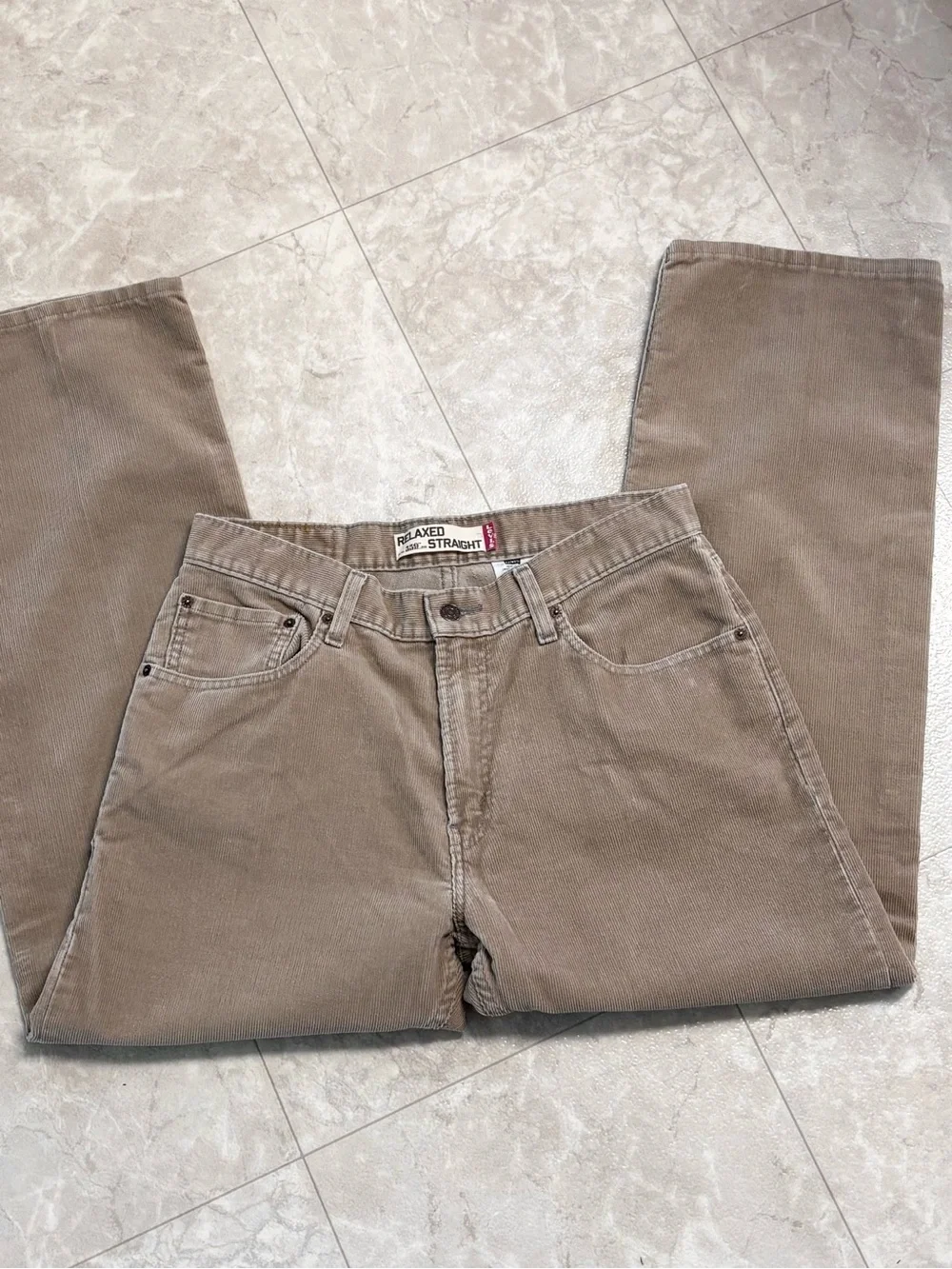 VTG Levi's 559 Y2K Relaxed Straight Tan Corduroy Pants 33x30 Preppy Casual